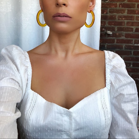 🆕Mira Mustard Yellow Marble Acrylic Lucite Hoops - Picture 4 of 6